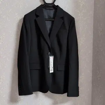 [ 택 포함 미사용 새상품 ] 유니클로 스트레치 테일러드 자켓 블랙 M