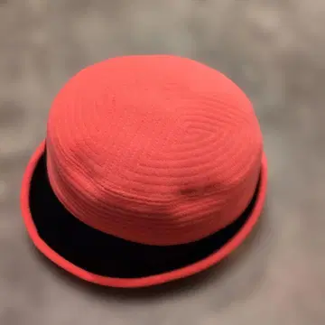 SAPPORO mutoh 모 캐시미어 빨간색 박스형 햇