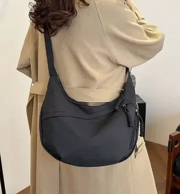 블랙 나일론 숄더백