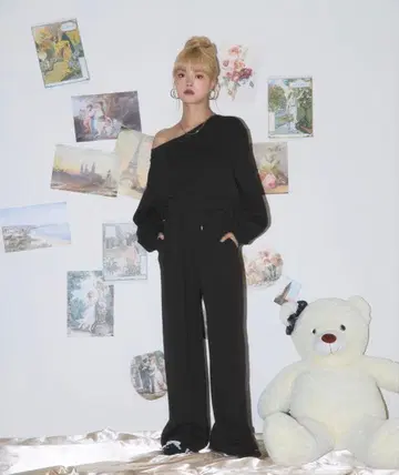 MSGirl 원숄더 큐빅 장식 셋업