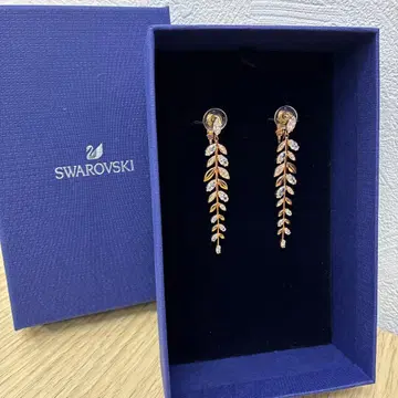 스와로브스키 Swarovski MAYFLY 귀찌