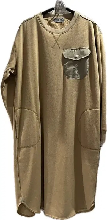 베이지 긴팔 원피스 퀼팅