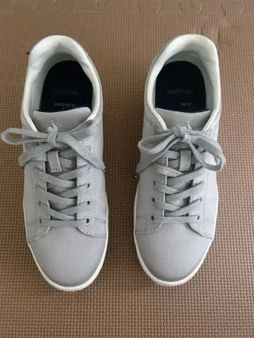 르꼬끄 스포르티브 그레이 스니커즈