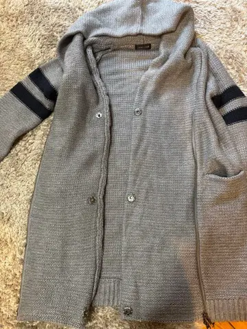 그레이 후드 부착 가디건