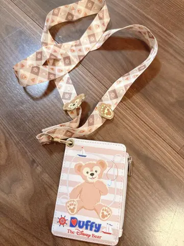 튼튼한 만듦새! 귀여운 더피 상하이 디즈니 패스 케이스