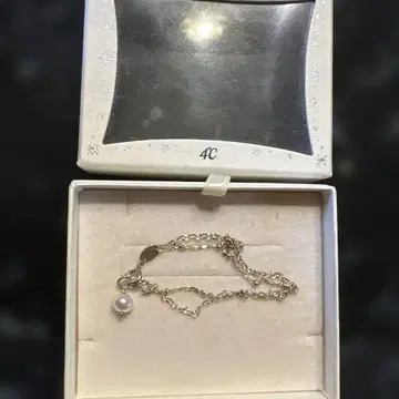4C 펄 장식 실버 팔찌