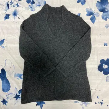 팔라스 팰리스 다크 그레이 스웨터