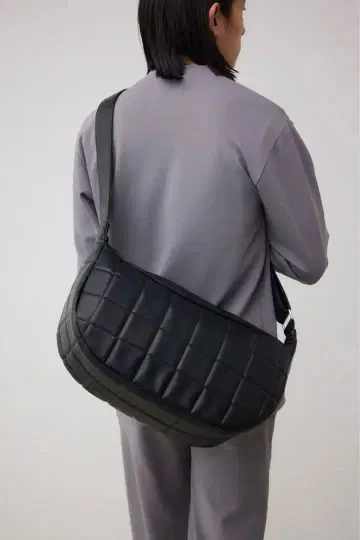 AZUL BY MOUSSY 인조 가죽 퀼트 숄더백 A4 사이즈