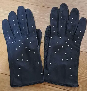 아그네스b agnesb. 천연 가죽 블랙 가죽 장갑 펄 장식이 엘레강트