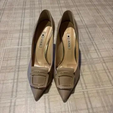 다이아나 베이지 스틸레토 하이힐