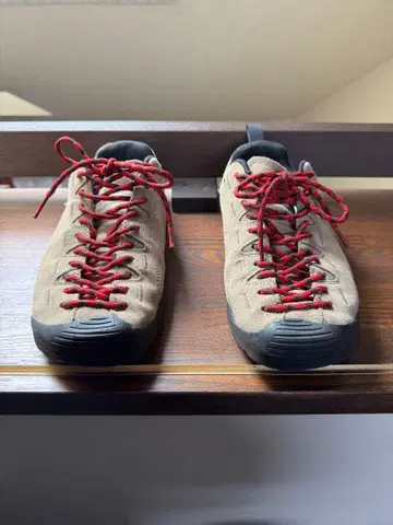 KEEN JASPER 베이지/레드 사이즈 26.5cm