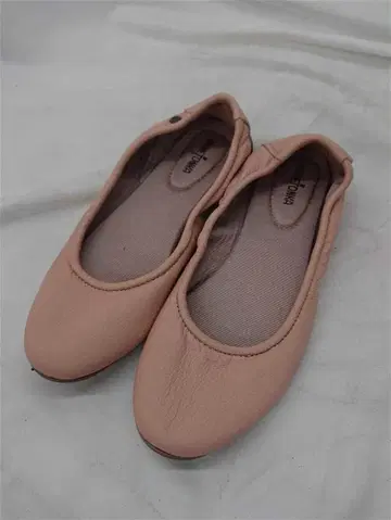 미네통카 핑크 플랫슈즈 슬립온