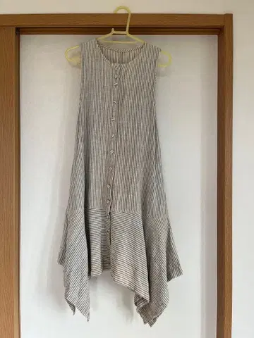 우사토 의류 스트라이프 패턴 슬리브리스 튜닉