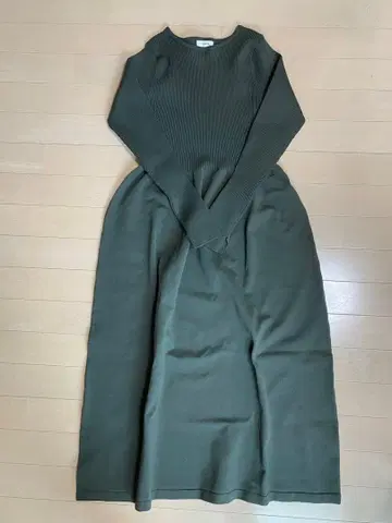 COHINA 올리브색 니트 원피스 (작은 키)