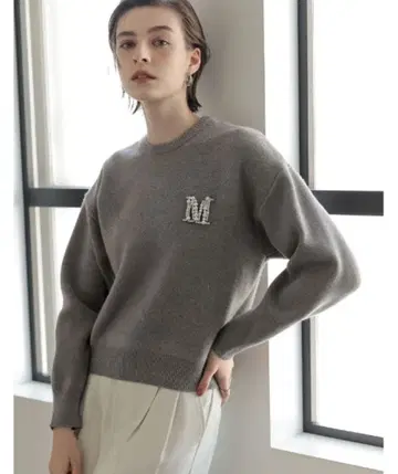 [MEISM by Re:EDIT] M 비쥬 엠블럼 니트탑 L