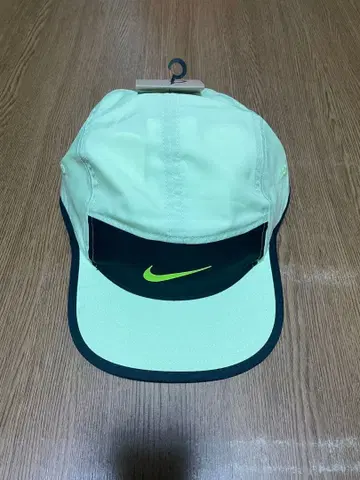 나이키 Dri-FIT 플라이 언스트럭처드 스우시 캡