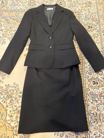 새상품 블랙 수트 자켓과 스커트 세트 9호