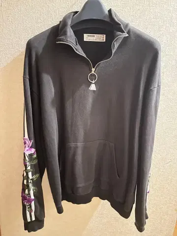 블랙 프론트 지퍼 트레이닝복