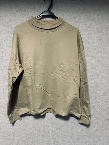 AURALEE 베이지 긴팔 티셔츠