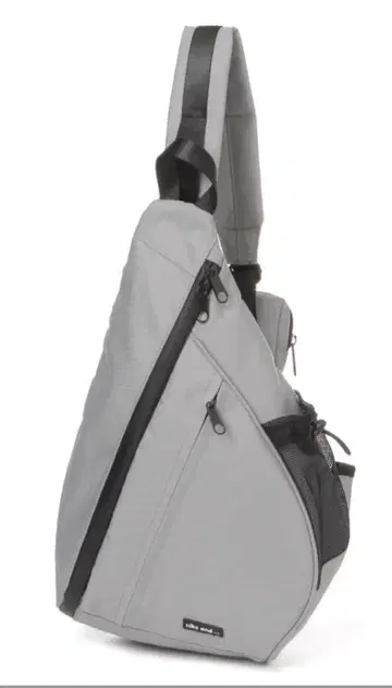 [ 거의 사용하지 않은 중고 ] 니코앤드 슬링백 그레이