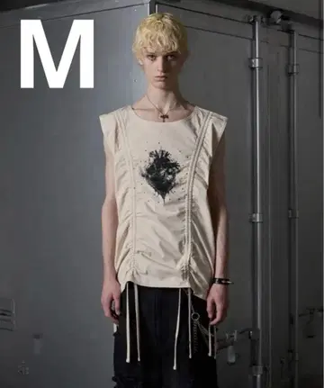 GRANCY 셔링 디자인 큐빅 그래픽 슬리브리스 T