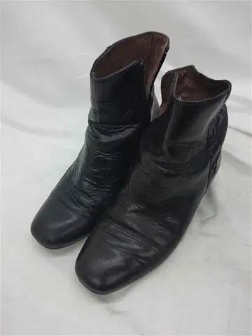 캠퍼 가죽 숏부츠 블랙 계열 여성용