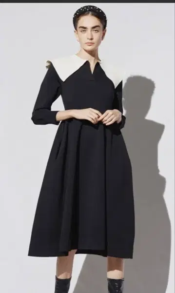 셀포드 카라 부착 원피스