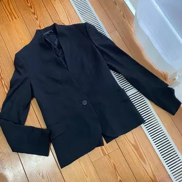 M 사이즈 띠어리 블랙 노카라 자켓 실크