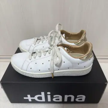 diana 화이트 골드 스터드 스니커즈