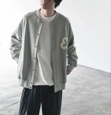 [ 새상품급 ] 25SS 로고 맨투맨 가디건