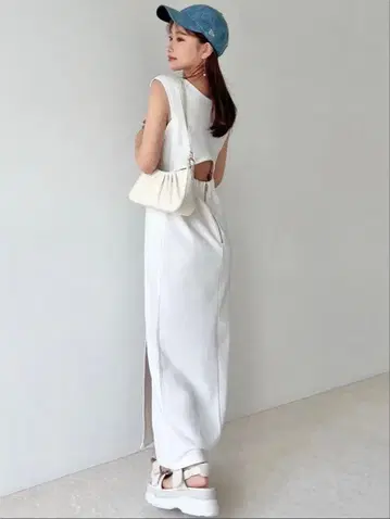 RESEXXY 백 오픈 슬릿 원피스