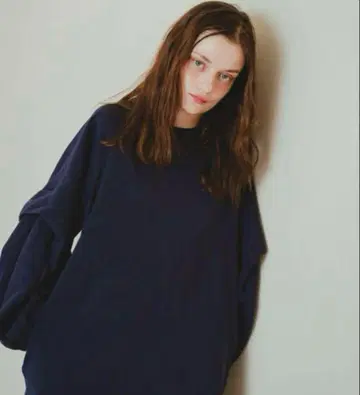 PINUE 볼륨 슬리브 맨투맨 원피스 네이비