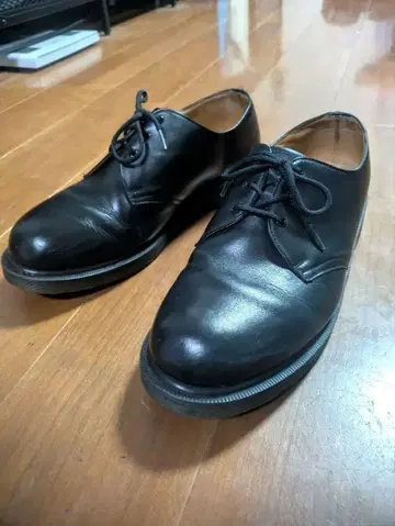 닥터마틴 포스트맨 3홀