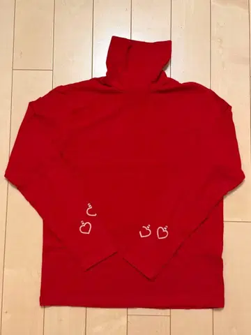 Picone CLUB 빨간색 터틀넥 긴팔 T셔츠 하트 자수