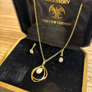 유품 정리 귀걸이 목걸이