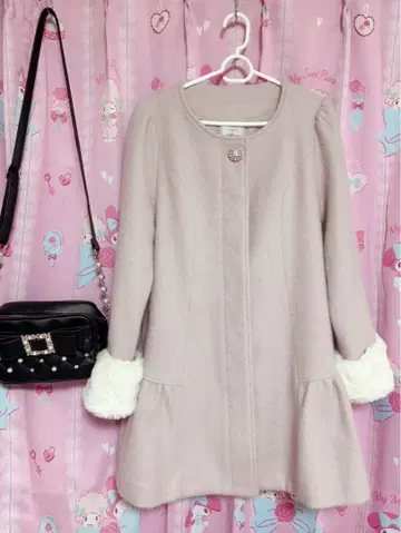 AnkRage 핑크 프릴 밑단 롱 코트