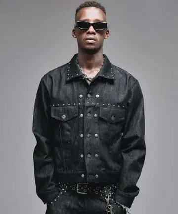 ANDER HUNK 스터드 디자인 리지드 데님 자켓