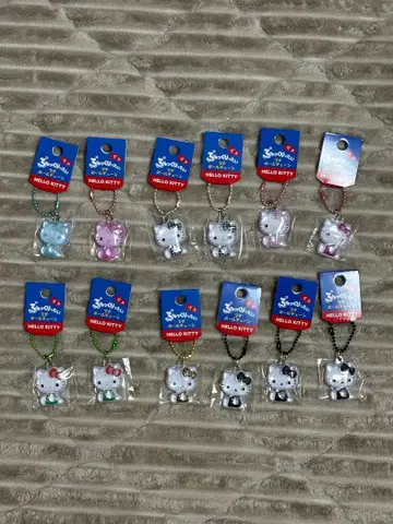 [ 상품 설명 필독 ] 헬로키티 퐁당 볼체인 키링