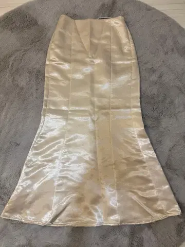 새틴 머메이드 스커트