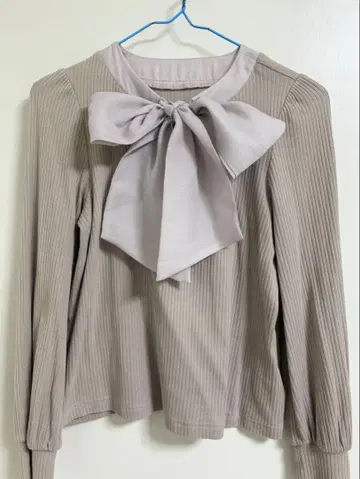 evelyn 리본 보타이 니트