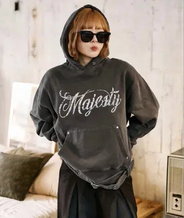 sedacle 벨트 가공 후드티