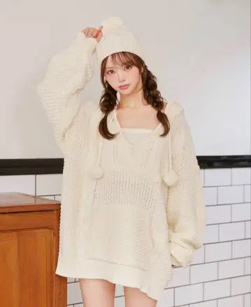 다리치 케이블 DD 로고 V넥 니트 후디