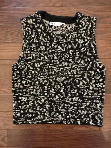 ZARA 슬리브리스 니트 블랙 화이트