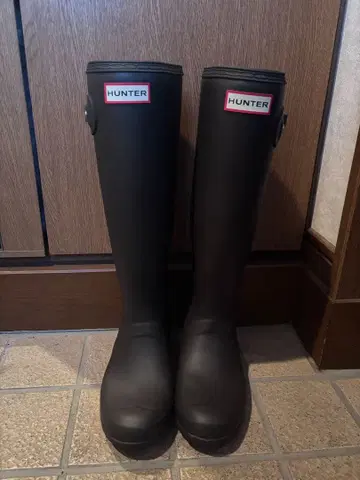 HUNTER 브라운 롱 부츠 버클 포함