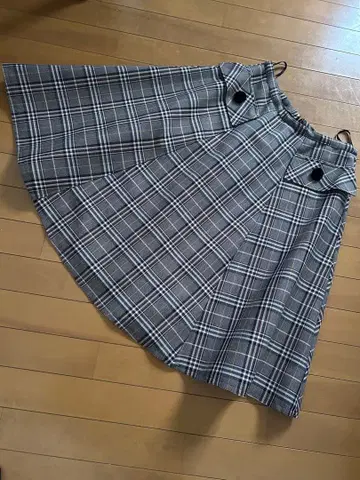 엠즈그레이시 체크 무늬 플레어 스커트