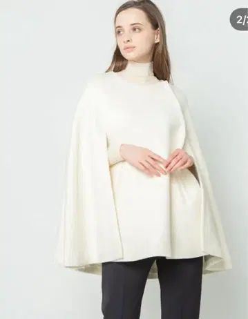 Heve 화이트 케이프 코트