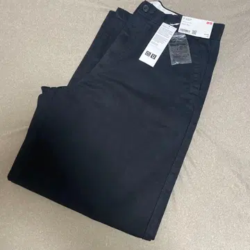 [ 미사용 새상품 ] 유니클로 U 와이드 핏 치노 남성용 W82 블랙