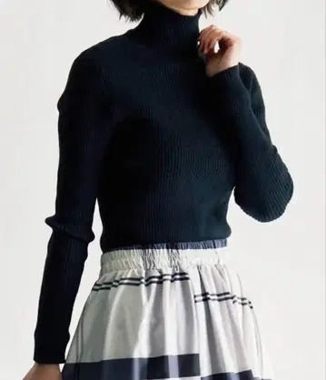 [ 택 포함 새상품 ] 블랙 터틀넥 스웨터 긴팔 당일 발송