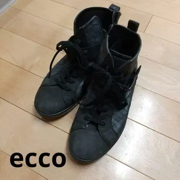 블랙 가죽 하이컷 스니커즈