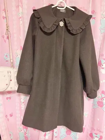 evelyn 프릴 옷깃 롱 코트 블랙